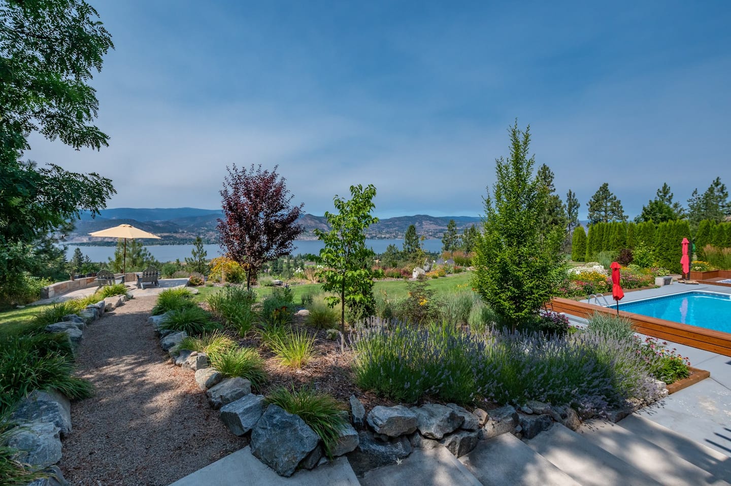 penticton-vila-yard